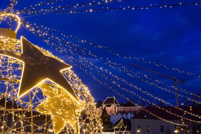 Ünnepi díszkivilágítás Egerben karácsony második napján, 2019. december 26-án. MTI/Komka Péter 