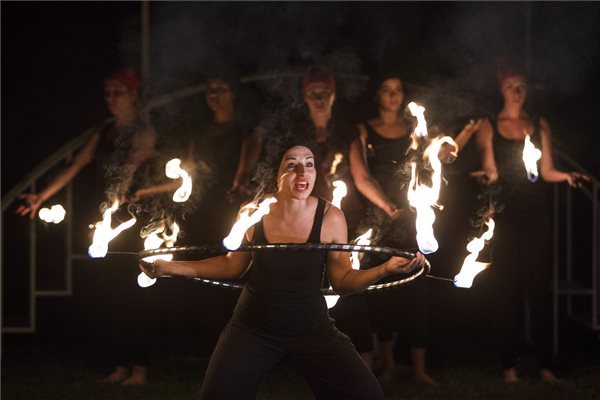 A Teleszterion Színházi Műhely Szarvasfi című előadása a 24. Művészetek Völgye fesztiválon, Kapolcson 2014. július 25-én. MTI Fotó: Szigetváry Zsolt 