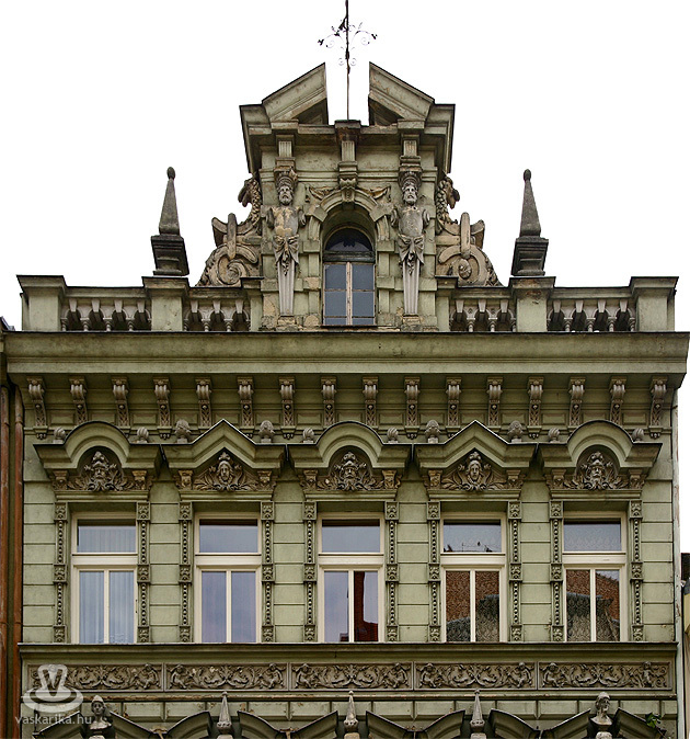 HOL VAN EZ? Írja meg nekünk kommentben!