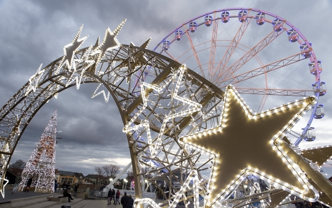 Ünnepi fények a győri Dunakapu téren karácsony második napján, 2019. december 26-án. MTI/Krizsán Csaba