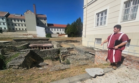 Szombathely középkori várának urai - Vezetett séták a Járdányi Paulovics István Romkertben